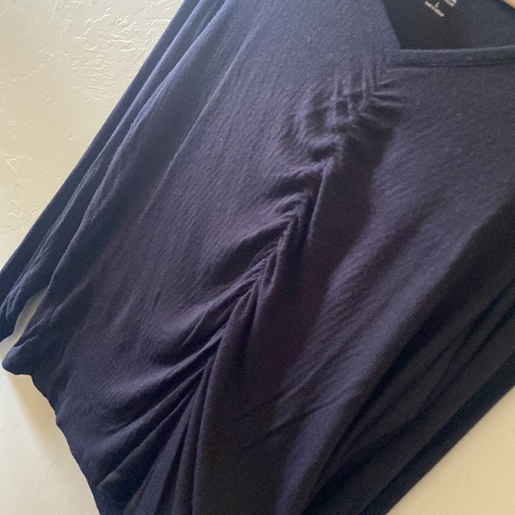 Black cinched long sleeve - Picture 2 of 4